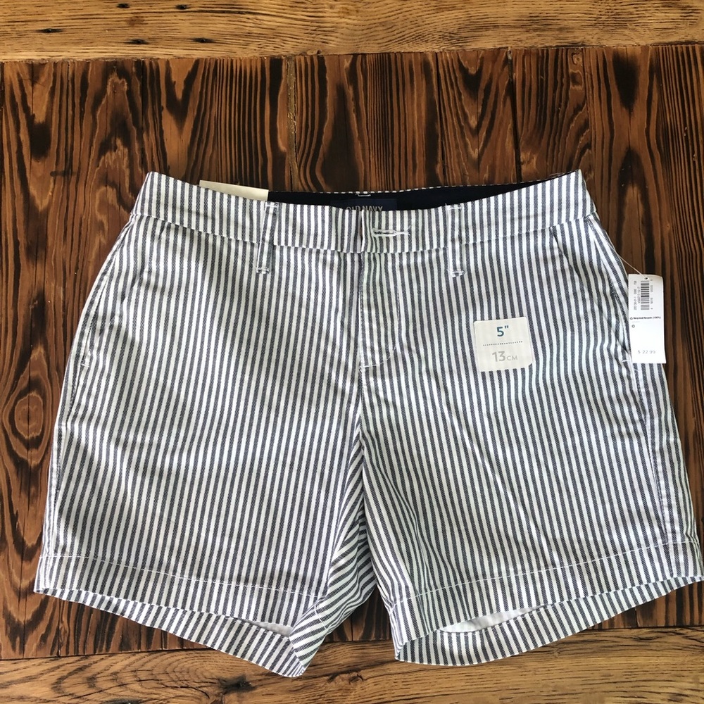 Old Navy Everyday shorts 5”